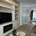 Bridge & Jacuzzi Aparthotel 3*