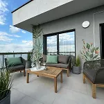 Aparthotel Bridge & Jacuzzi 3*