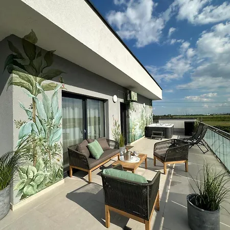 Apart-hotel Bridge & Jacuzzi