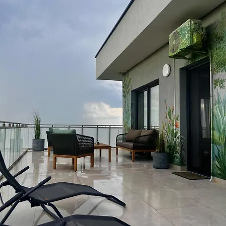 Bridge & Jacuzzi Apart-hotel 3*