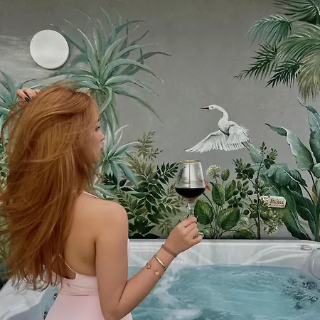 Bridge & Jacuzzi