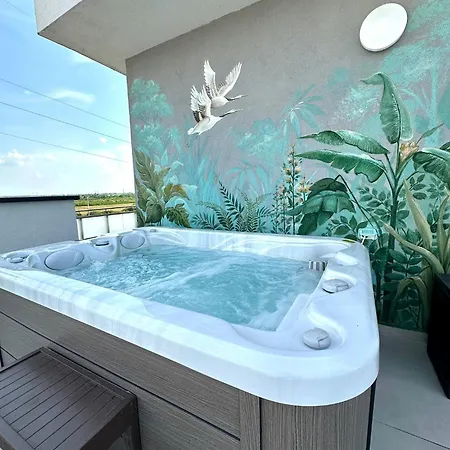 Appart hôtel Bridge & Jacuzzi 3*
