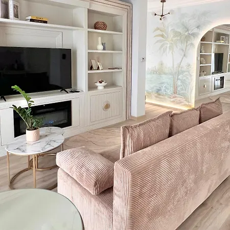 Bridge & Jacuzzi Lejlighedshotel