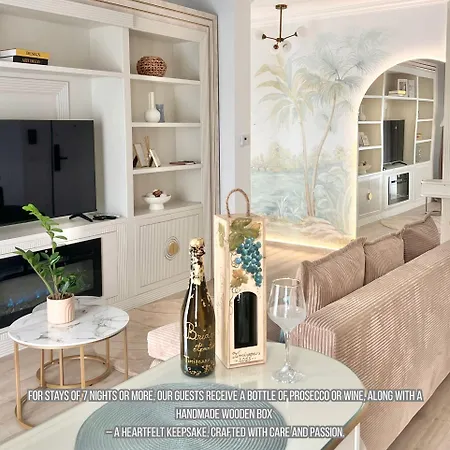 Bridge Apartment & Jacuzzi 3*