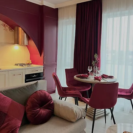 Bridge & Jacuzzi Apart-hotel