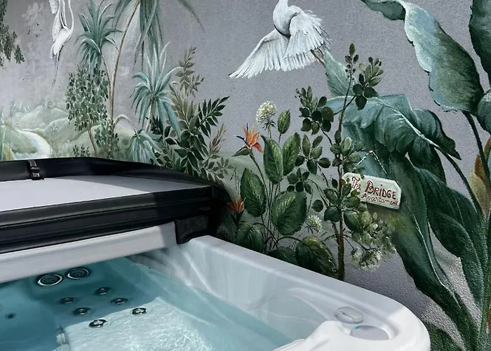 Lejlighedshotel Bridge & Jacuzzi 3*