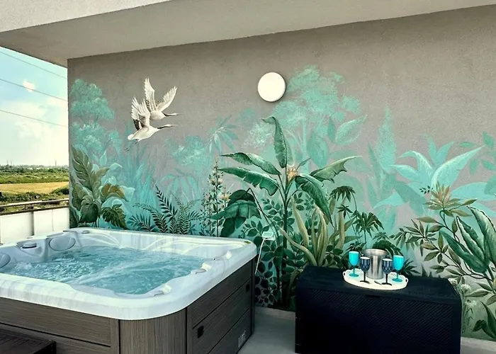 Bridge & Jacuzzi Appart hôtel 3*