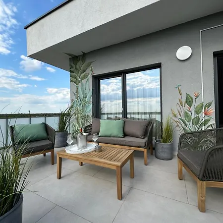 Appart hôtel Bridge & Jacuzzi 3*