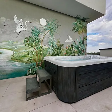 Bridge & Jacuzzi Appart hôtel