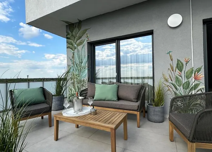 Lägenhetshotell Bridge & Jacuzzi 3*