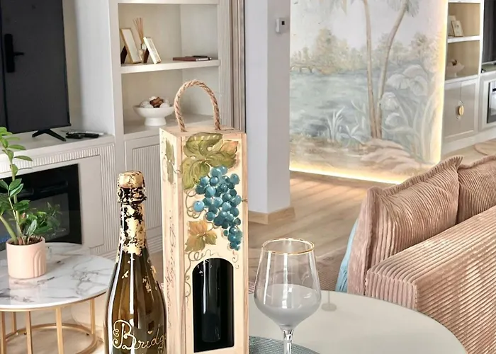 Bridge & Jacuzzi Lägenhetshotell 3*